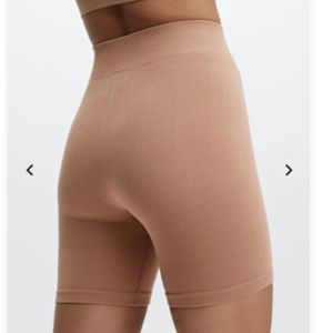 Fabletics Cloud Seamless Ribbed Short Sz S